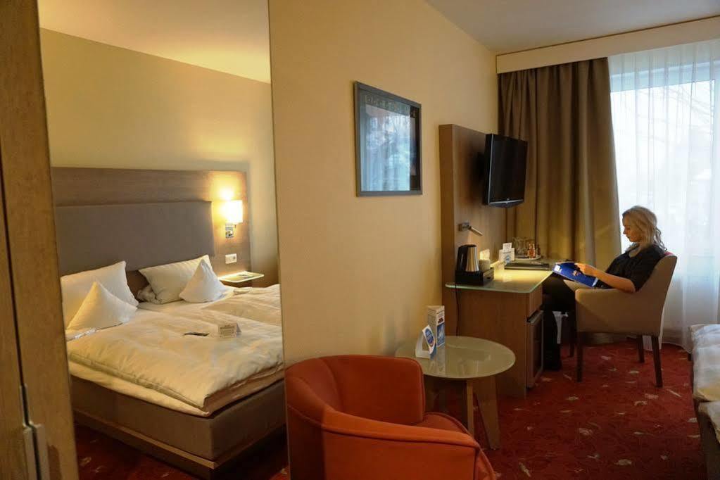 Hotel-Restaurant Vier Linden Stade Ngoại thất bức ảnh